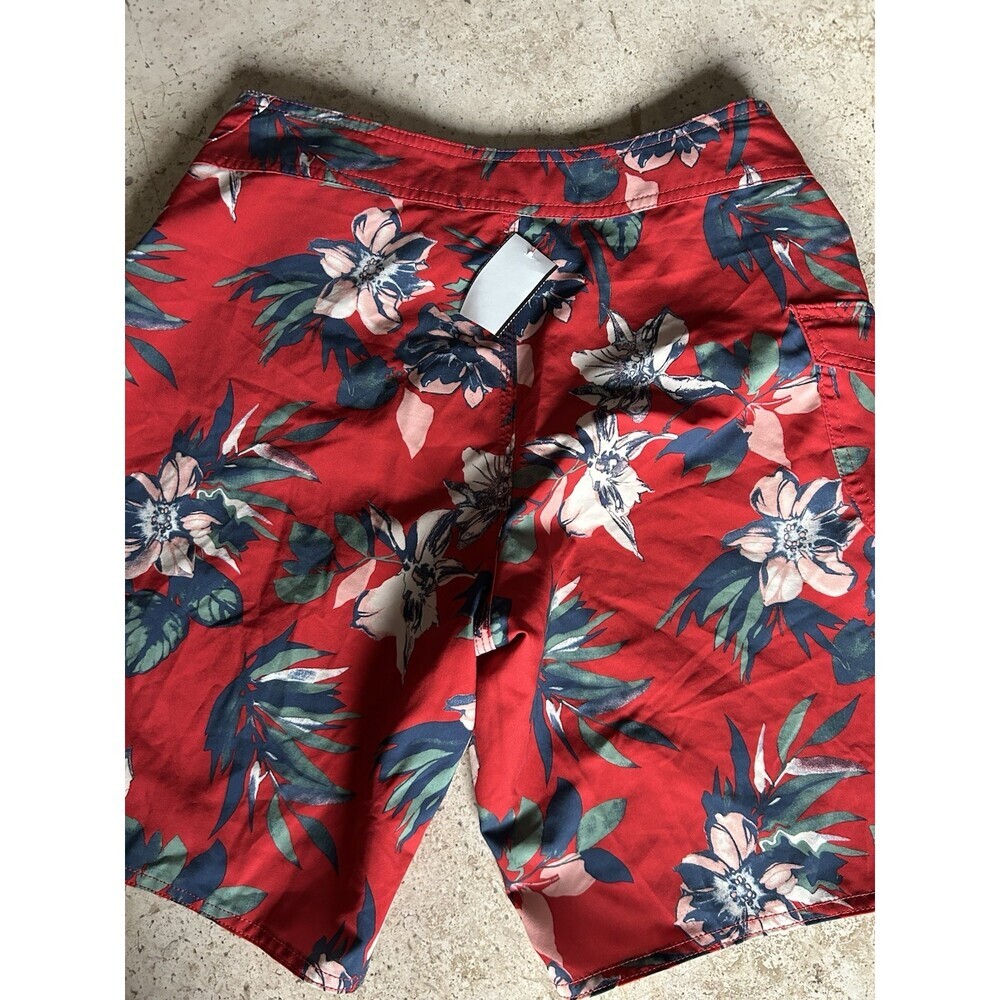 Volcom Board / Swim Shorts Mens Sz 28” Red Tropical Print , Side Pocket - Picture 2 of 3
